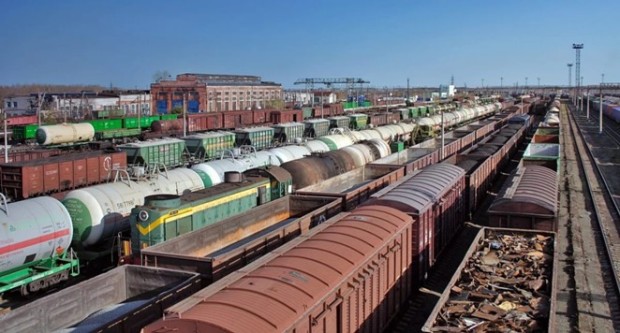 Залізничні вантажні перевезення в доставці збірних вантажів