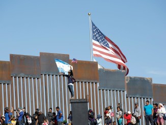 Адміністрація Трампа, продовжує боротися з мігрантами усіма способами