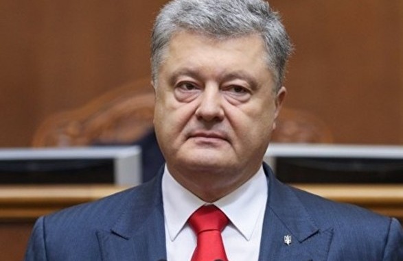 Проти Петра Порошенка відкрито стільки кримінальних справ, що можна подумати - колишній Президент України знаходиться в полоні у Росії