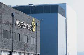 AstraZeneca захищає свою вакцину від COVID-19, оскільки кілька країн призупинили її використання через острах утворення тромбів